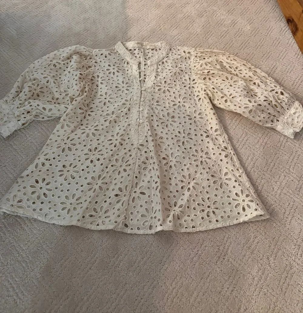 Jen’s Pirate Booty Pullover Lace Blouse with Camisole